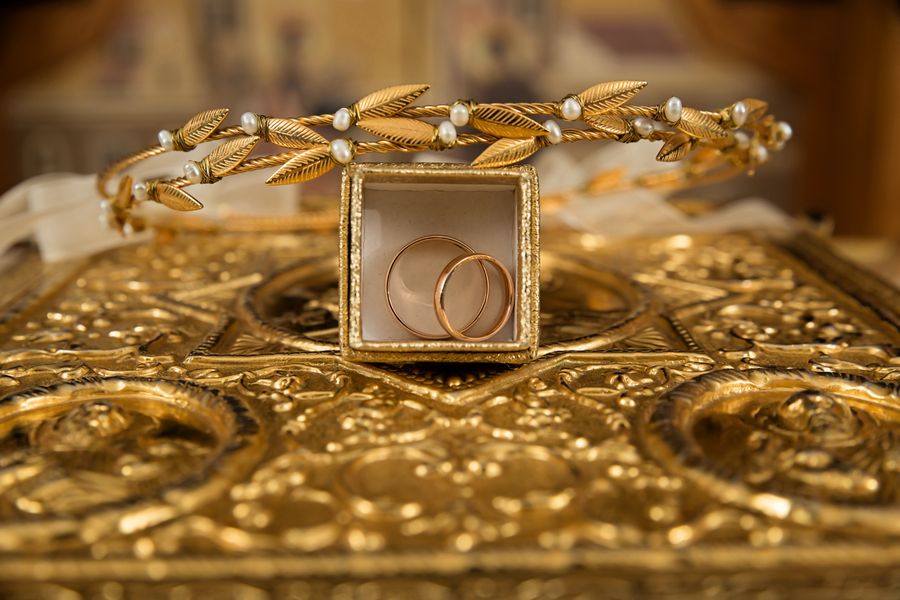 Goldschmuck – Ringe und Diadem